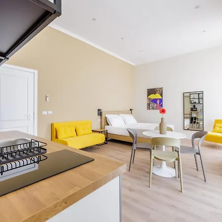 דירה Terrazze Tra I Musei - And נאפולי