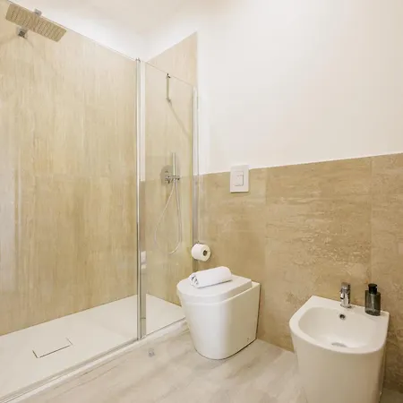 Terrazze Tra I Musei - And * נאפולי