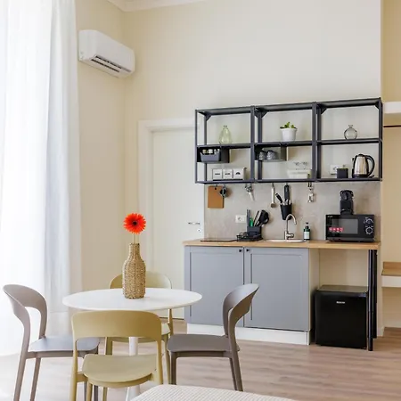 Terrazze Tra I Musei - And * נאפולי